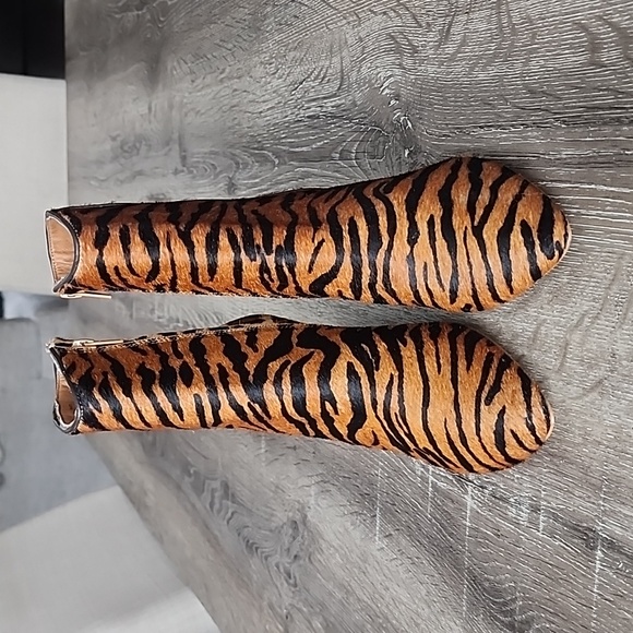 NEW! Matisse Shaker Leather and Rea Calfl Fur Animal Print Booties Boots Size 7 - Picture 3 of 10